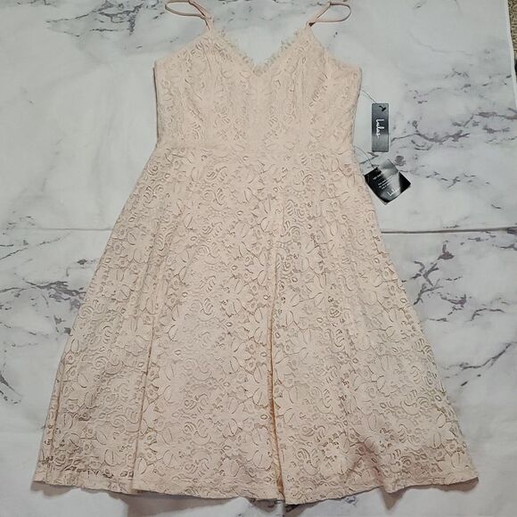 Lulu's Dresses & Skirts - Lulus Cream Lace Midi Dress